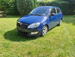 Blau Gebraucht 2014 Skoda Fabia Active Kleinwagen | 5.300 € (Superpreis)