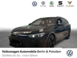 Grenadillschwarz metallic Gebraucht 2024 VW Passat R-line Kombi | 53.950 € (Teuer)