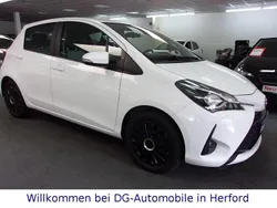Weiß Gebraucht 2020 Toyota Yaris Comfort Limousine | 12.250 € (Fairer Preis)