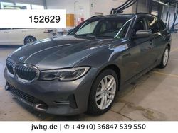 Grau Gebraucht 2021 BMW 320e Sport Line Kombi | 21.950 € (Guter Preis)