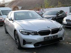 Silber Gebraucht 2021 BMW 318 Sport Line Limousine | 25.900 € (Guter Preis)