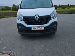 Weiß Gebraucht 2018 Renault Trafic Komfort Van | 9.877 € (Superpreis)