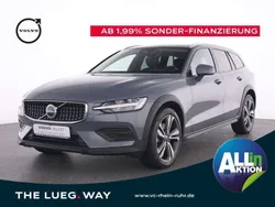 Grau Gebraucht 2023 Volvo V60 CC Plus Kombi | 37.890 € (Guter Preis)