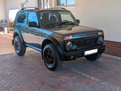 Grau Gebraucht 2019 Lada niva SUV | 21.000 € (Teuer)