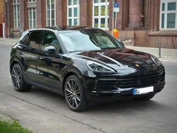 Schwarz Gebraucht 2018 Porsche Cayenne Turbo SUV | 55.500 €