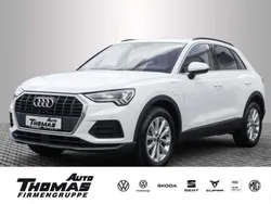 Weiß Gebraucht 2021 Audi Q3 Ambiente SUV | 27.749 € (Guter Preis)