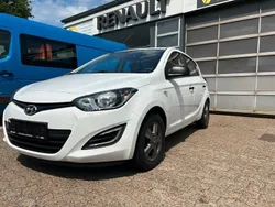 Weiß Gebraucht 2014 Hyundai i20 Classic Kleinwagen | 6.599 € (Etwas zu teuer)