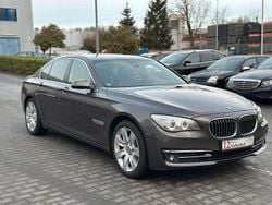 Grau Gebraucht 2014 BMW 730 Sport Line Limousine | 20.990 € (Etwas zu teuer)