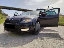 Schwarz Gebraucht 2016 Skoda Octavia Ambition Kombi | 10.400 € (Fairer Preis)