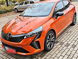 Orange Gebraucht 2024 Renault Clio V Techno Kleinwagen | 16.900 € (Fairer Preis)