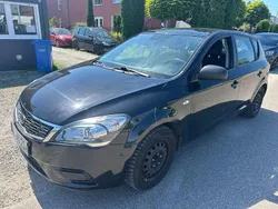 Schwarz Gebraucht 2011 Kia Ceed Attract Limousine | 2.800 € (Superpreis)