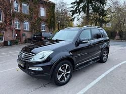 Schwarz Gebraucht 2016 Ssangyong (KGM) Rexton Sapphire SUV | 15.999 € (Guter Preis)
