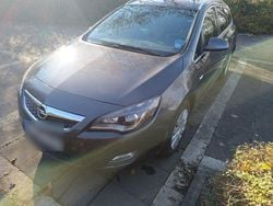 Grau Gebraucht 2012 Opel Astra Innovation Kombi | 3.850 € (Guter Preis)