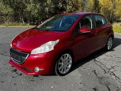 Rot Gebraucht 2012 Peugeot 208 Active Kleinwagen | 5.150 € (Guter Preis)