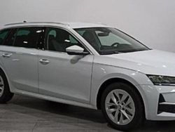 Weiß Gebraucht 2023 Skoda Octavia Kombi | 22.800 € (Guter Preis)