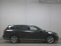 Schwarz Gebraucht 2021 VW Passat R-line Kombi | 19.780 € (Fairer Preis)