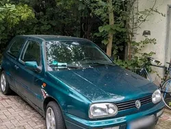 Grün Gebraucht 1997 VW Golf III Kleinwagen | 550 € (Fairer Preis)