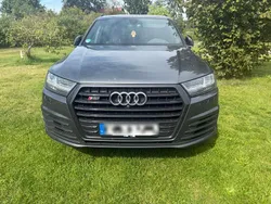 Grau Gebraucht 2016 Audi SQ7 SUV | 29.999 € (Fairer Preis)
