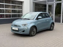 Eis blau Gebraucht 2021 Fiat 500e Icon Kleinwagen | 16.490 € (Fairer Preis)