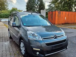 Grau Gebraucht 2017 Citroën Berlingo PureTech Van / Kleinbus | 10.900 € (Fairer Preis)