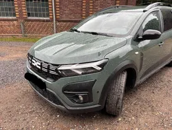Grau Gebraucht 2023 Dacia Jogger Extreme Limousine | 17.500 € (Fairer Preis)