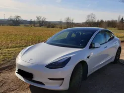 Weiß Gebraucht 2023 Tesla Model 3 Limousine | 32.000 € (Etwas zu teuer)