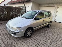 Grau Gebraucht 2000 Mitsubishi Space Star Kombi | 1.500 € (Fairer Preis)