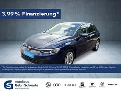Blau Gebraucht 2023 VW Golf VIII Life Limousine | 26.440 € (Fairer Preis)