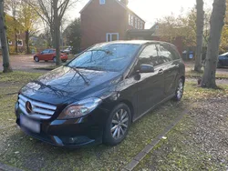 Schwarz Gebraucht 2012 Mercedes B180 Van / Kleinbus | 9.000 € (Superpreis)