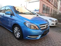 Blau Gebraucht 2014 Mercedes B180 Van / Kleinbus | 10.990 € (Fairer Preis)