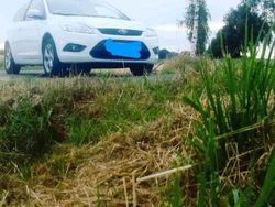 Weiß Gebraucht 2011 Ford Focus Limousine | 1.500 € (Superpreis)