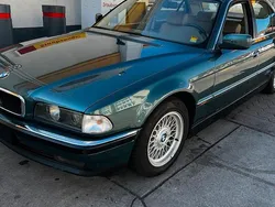 Grün Gebraucht 1995 BMW 740 Limousine | 7.500 €