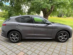Grau Gebraucht 2017 Alfa Romeo Stelvio Super SUV | 20.900 € (Guter Preis)