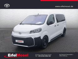 Icy white Gebraucht 2024 Toyota Proace Verso Comfort Kombi | 42.460 € (Teuer)