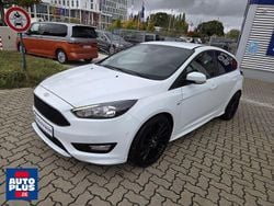Weiß Gebraucht 2018 Ford Focus ST-Line Limousine | 13.489 € (Guter Preis)