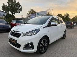 Weiß Gebraucht 2015 Peugeot 108 Kleinwagen | 6.490 € (Fairer Preis)