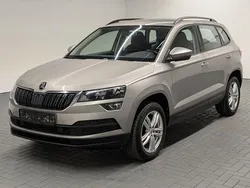 Beige (cappuccinobeige metallic Gebraucht 2018 Skoda Karoq Ambition SUV | 18.980 € (Guter Preis)