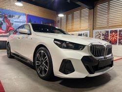 Weiß Gebraucht 2024 BMW 520 M Sport Limousine | 52.990 € (Teuer)