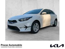 Weiß Neu 2025 Kia Ceed Vision Limousine | 24.290 € (Guter Preis)