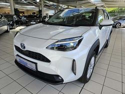 Schneeweiß Gebraucht 2024 Toyota Yaris Hybrid Team SUV | 24.790 € (Fairer Preis)