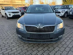 Grau Gebraucht 2014 Skoda Superb Ambition Kombi | 5.799 € (Superpreis)