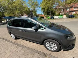 Grau Gebraucht 2019 Seat Alhambra Van / Kleinbus | 28.700 € (Fairer Preis)