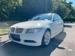 Weiß Gebraucht 2008 BMW 325 Limousine | 13.250 €