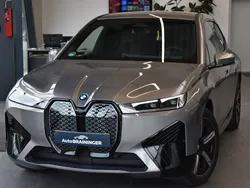 Oxidgrau ii metallic Gebraucht 2024 BMW iX SUV | 52.800 € (Superpreis)
