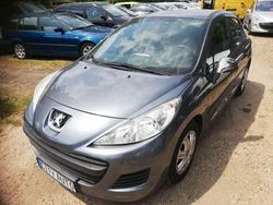 Grau Gebraucht 2011 Peugeot 207 Tendance Limousine | 3.370 € (Etwas zu teuer)
