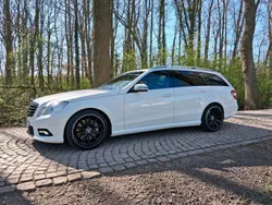 Weiß Gebraucht 2011 Mercedes E500 AMG Kombi | 34.990 €