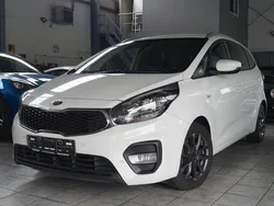 Schneeweiss Gebraucht 2017 Kia Carens DREAM-TEAM Edition Van / Kleinbus | 10.600 € (Fairer Preis)