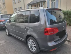 Grau Gebraucht 2010 VW Touran Style Van / Kleinbus | 4.600 € (Guter Preis)