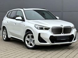 Mineralweiss metallic Gebraucht 2024 BMW iX1 M Sport SUV | 46.790 € (Fairer Preis)