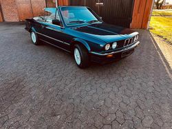 Blau Gebraucht 1988 BMW 320 Cabriolet Cabrio | 22.500 €
